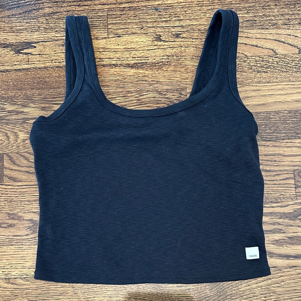 Vuori Sunrise Scoop Crop Tank